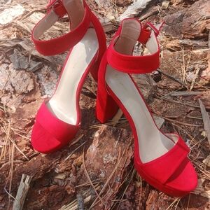 Dream Pairs size 9.5 Red